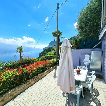 Bellavista Patio And View By Gardadomusmea Апартаменты